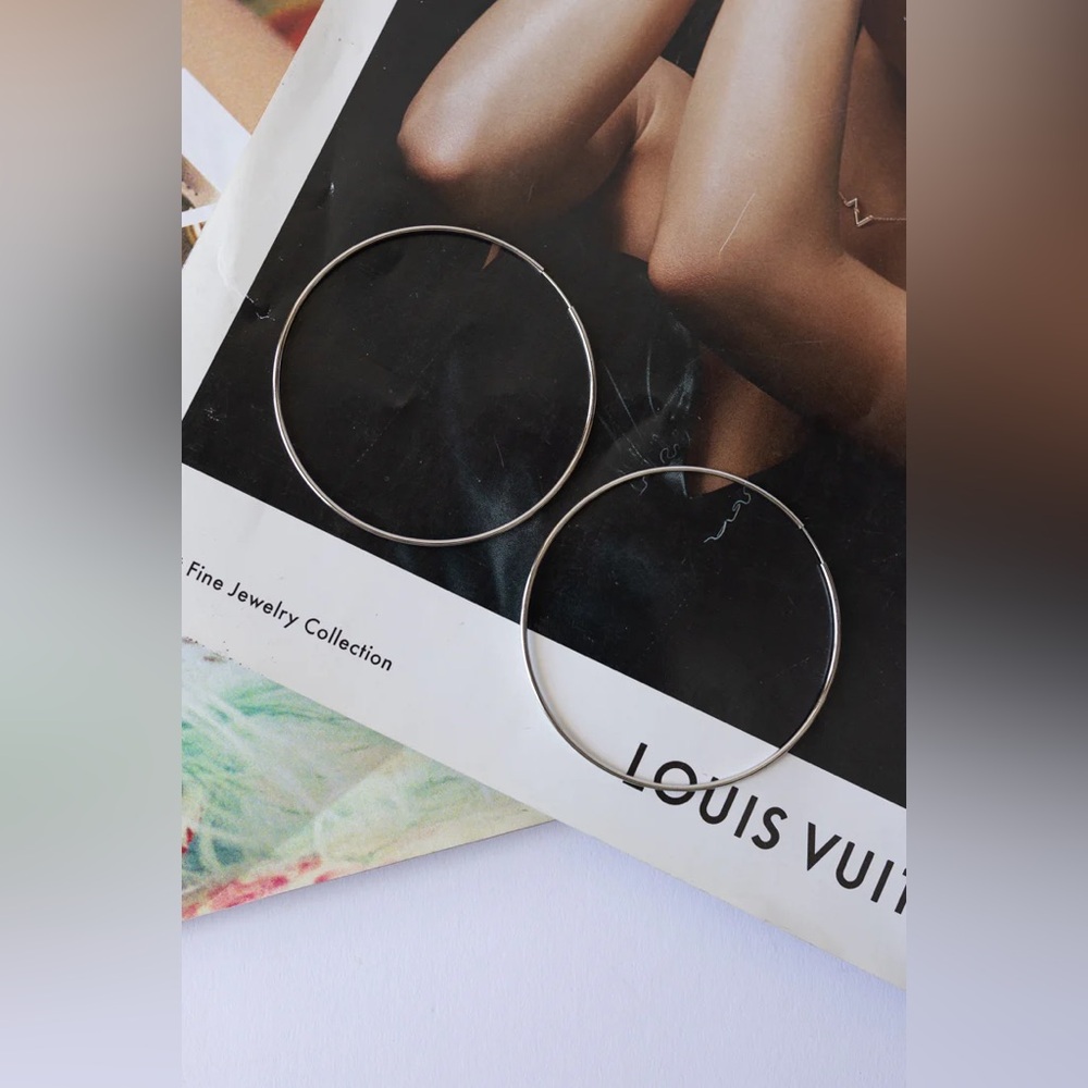 Vestique Silver Hoop Earrings